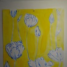 d301_tulpes_bleues_sur_fond_jaune.jpg